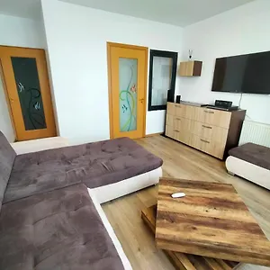 Проживание в семье Lake View, Бухарест