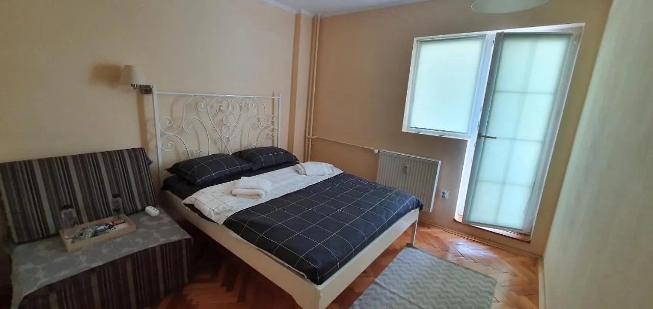 Between Parks - King Bed - Central - Football Field Бухарест